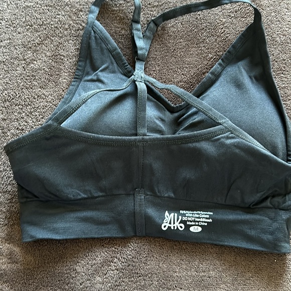 Sport bra - Picture 3 of 3